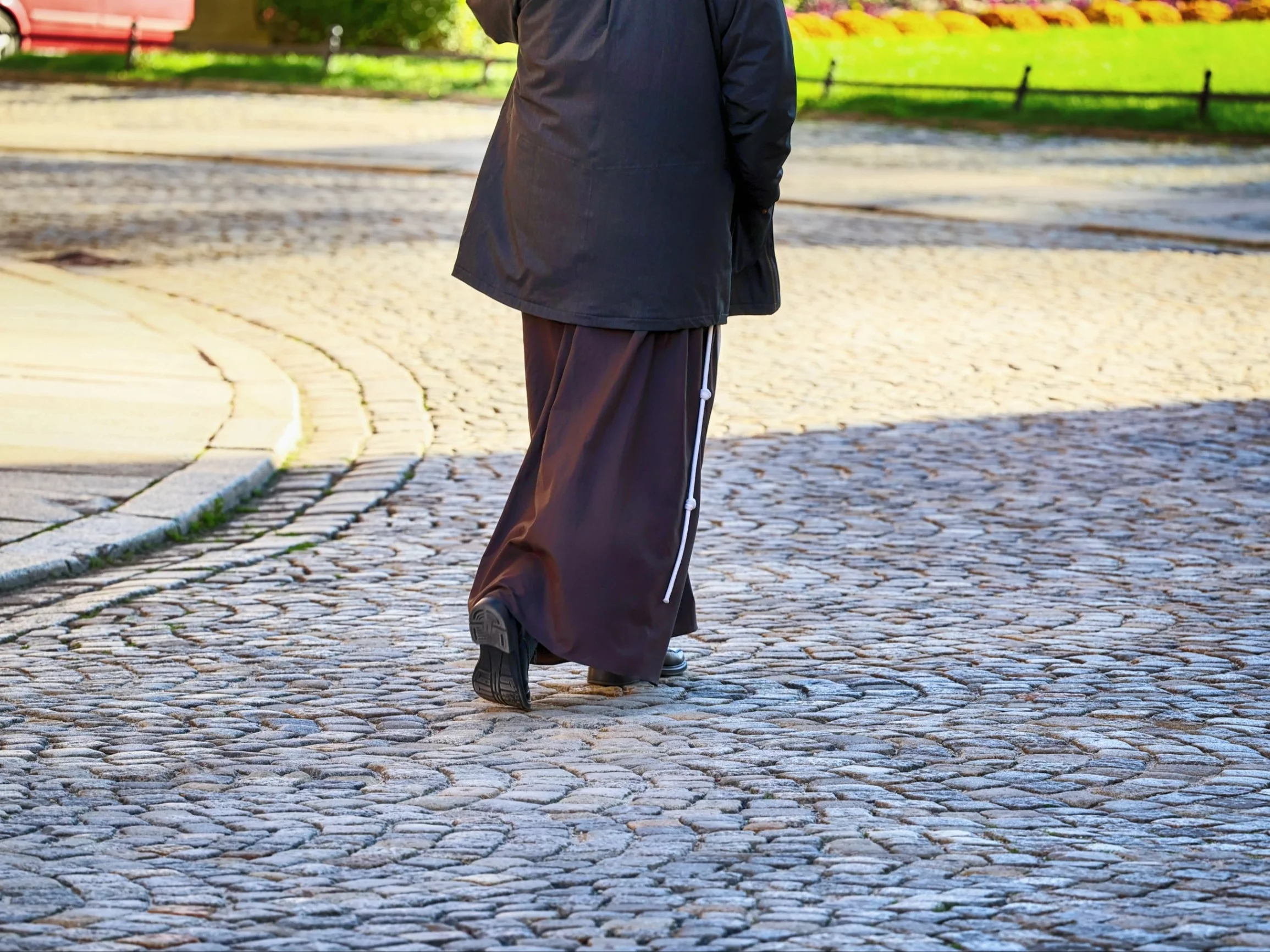 Ksiądz stracił fortunę. Jak został oszukany? Ksiądz stracił fortunę. Jak został oszukany?