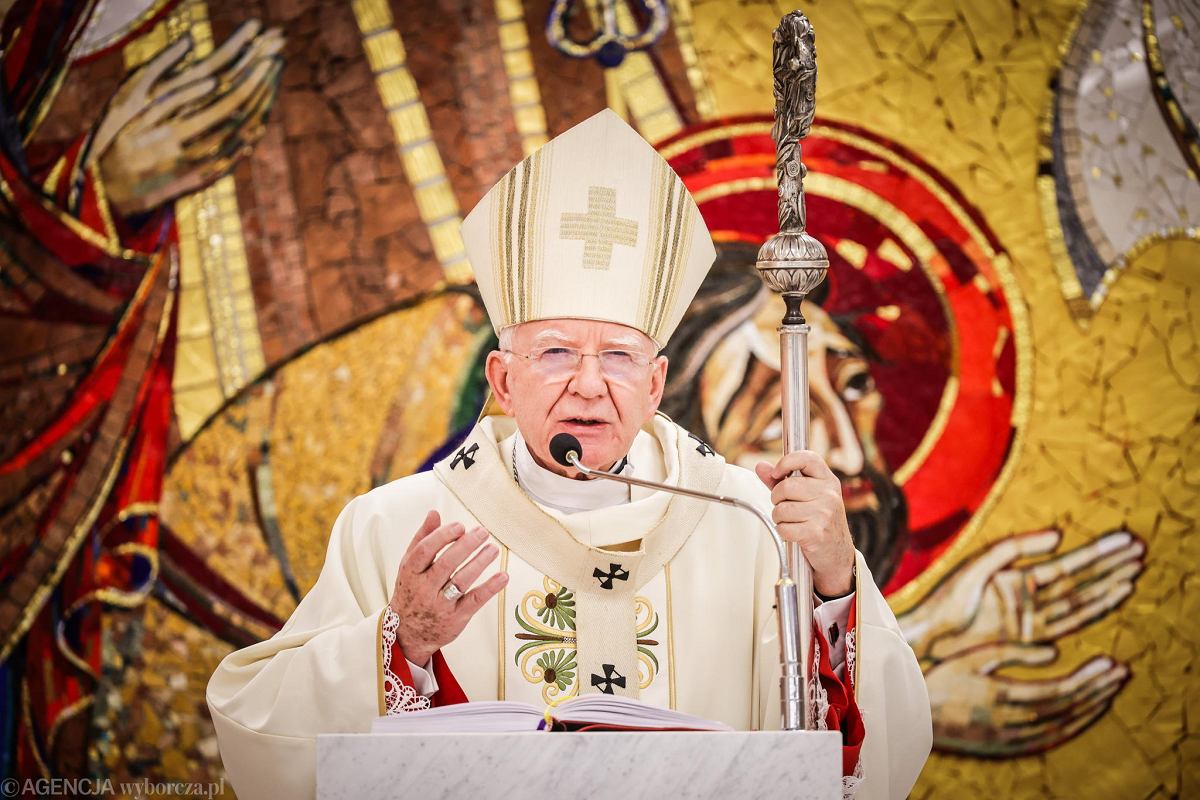 Kto zastąpi abp. Jędraszewskiego? Z Watykanu napływają kolejne nazwiska Kto zastąpi abp. Jędraszewskiego? Z Watykanu napływają kolejne nazwiska