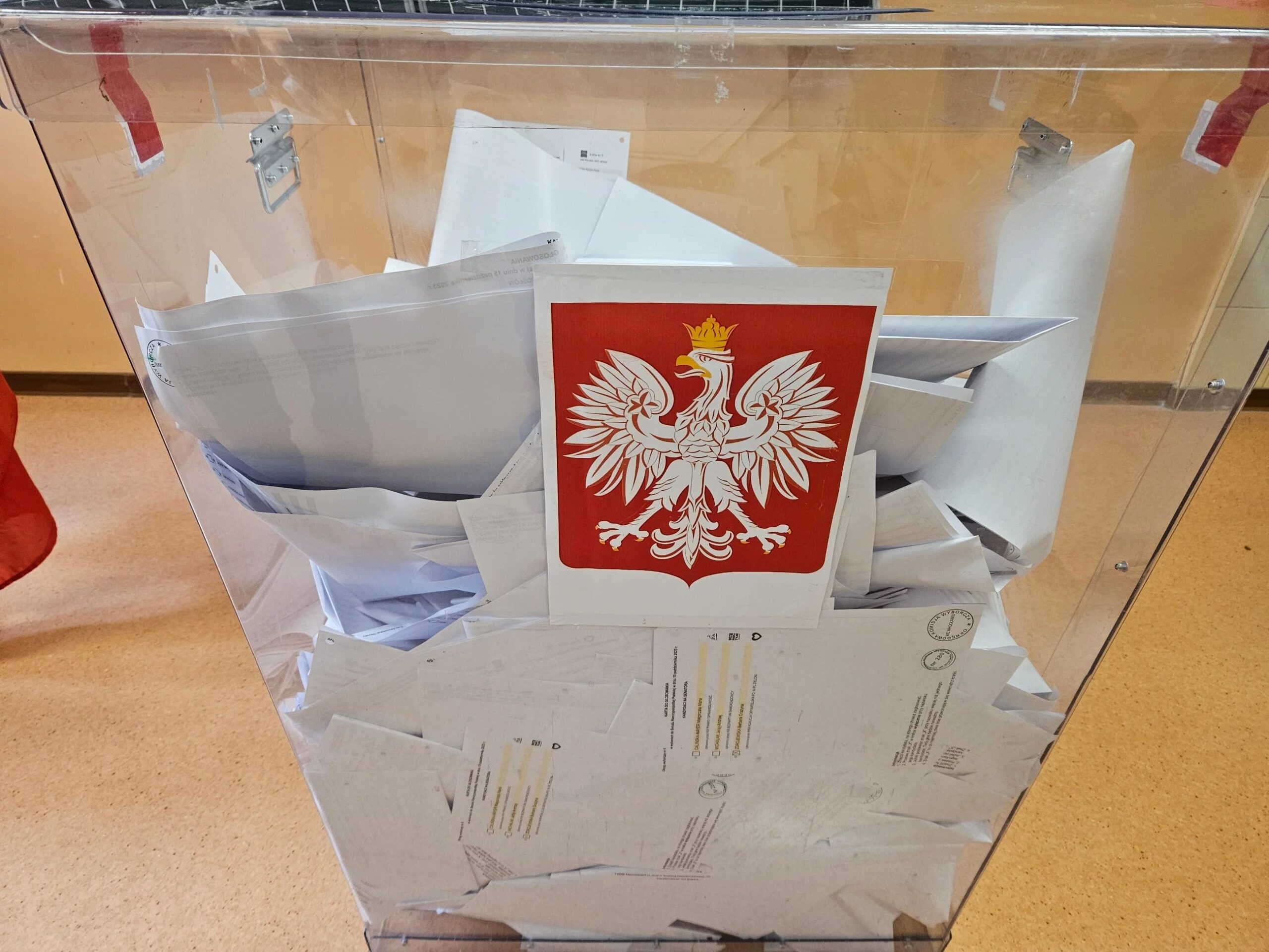 Kto zmierzy się w drugiej turze? Polacy odpowiedzieli, można się zaskoczyć Kto zmierzy się w drugiej turze? Polacy odpowiedzieli, można się zaskoczyć