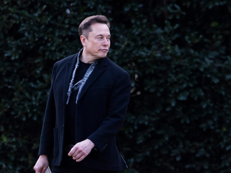 Musk nie odpuszcza, znowu uderzył w Sikorskiego. „Marionetka Sorosa” Musk nie odpuszcza, znowu uderzył w Sikorskiego. „Marionetka Sorosa”