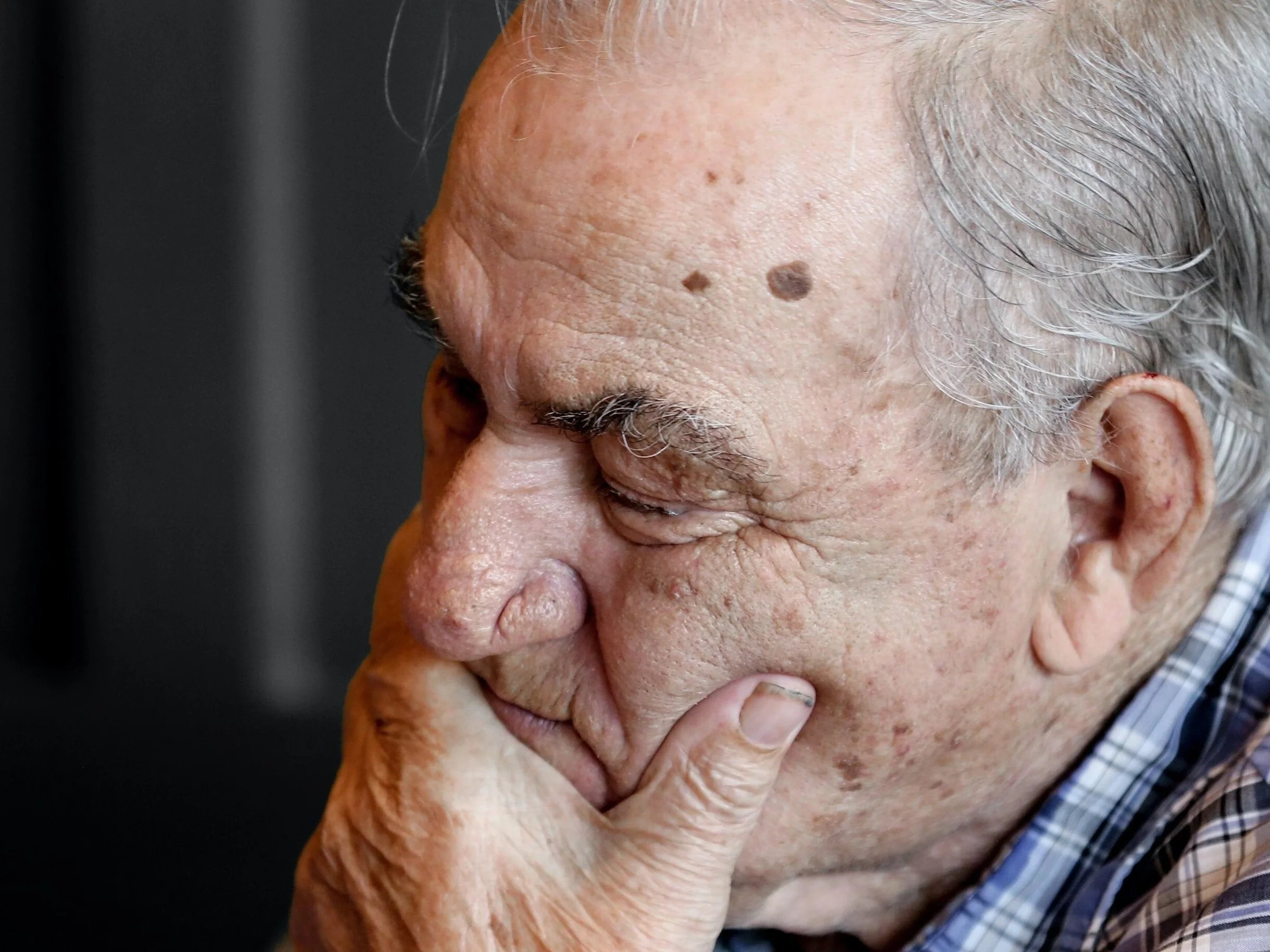 Senior ofiarą oszustwa. Stracił ponad milion złotych