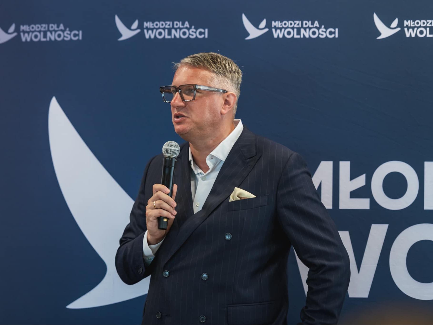 Wipler uderzył w Komorowskiego. „Cytuje pani prehistorycznego dinozaura” Wipler uderzył w Komorowskiego. „Cytuje pani prehistorycznego dinozaura”