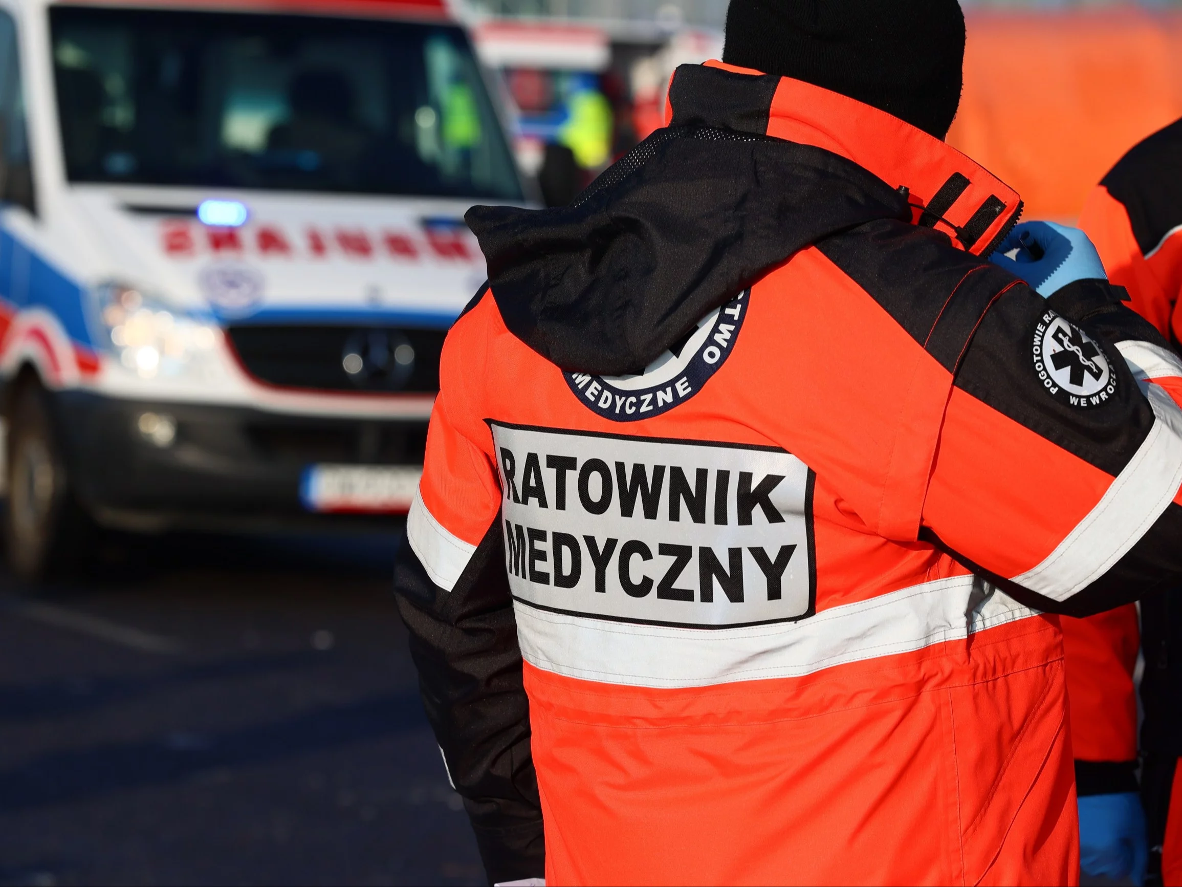 Zaatakował ratowników medycznych, miał przy sobie narkotyki. Grozi mu do 8 lat Zaatakował ratowników medycznych, miał przy sobie narkotyki. Grozi mu do 8 lat