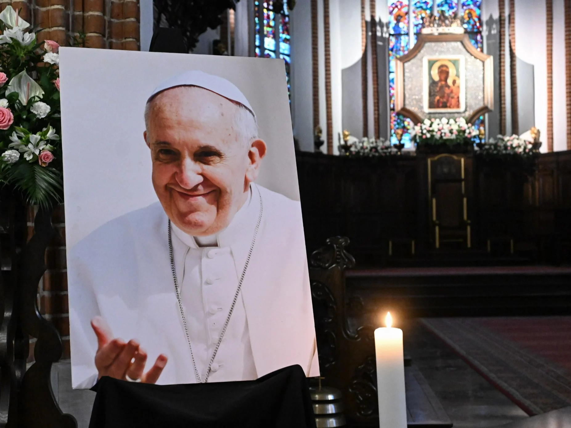 Duda ogłosił żałobę. Te imprezy zostały przeniesione lub odwołane Duda ogłosił żałobę. Te imprezy zostały przeniesione lub odwołane