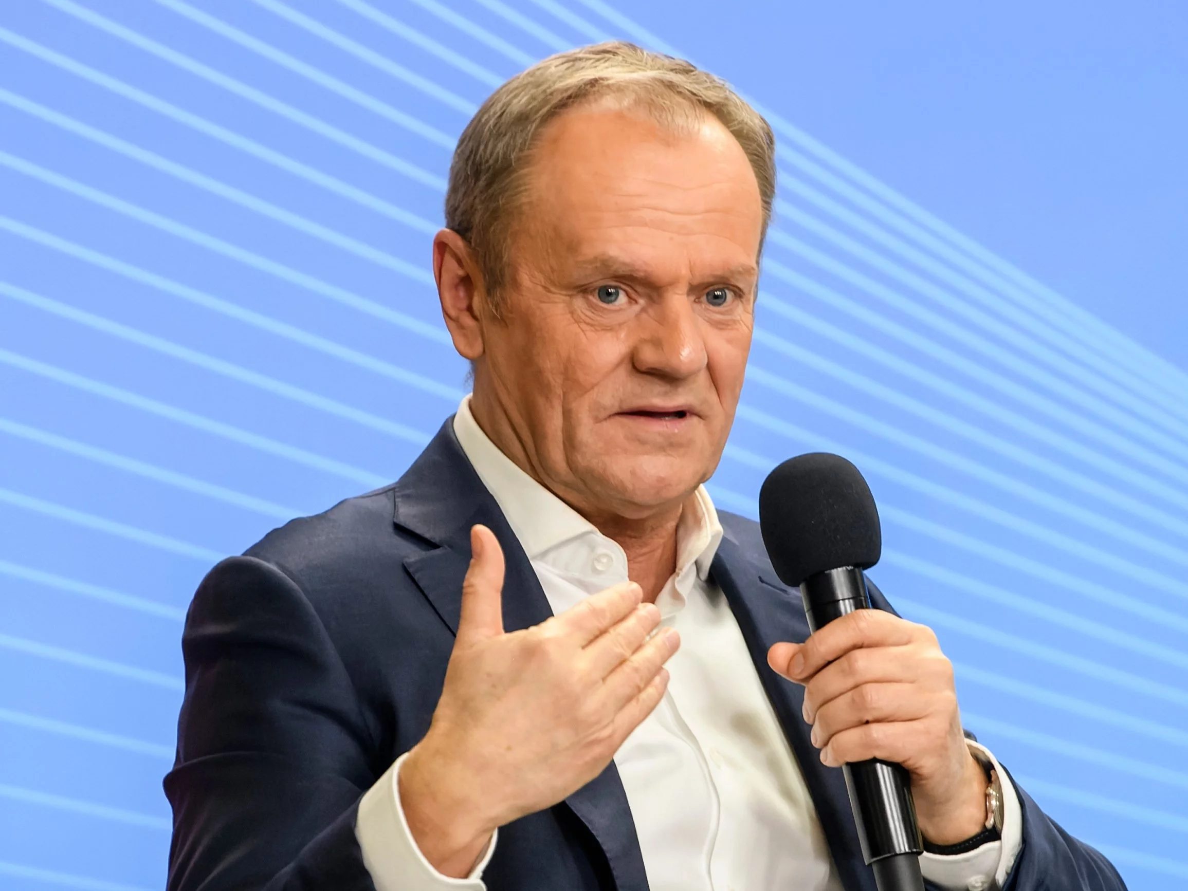 Pilny dokument trafi na biurko Tuska. W tle afera Collegium Humanum Pilny dokument trafi na biurko Tuska. W tle afera Collegium Humanum
