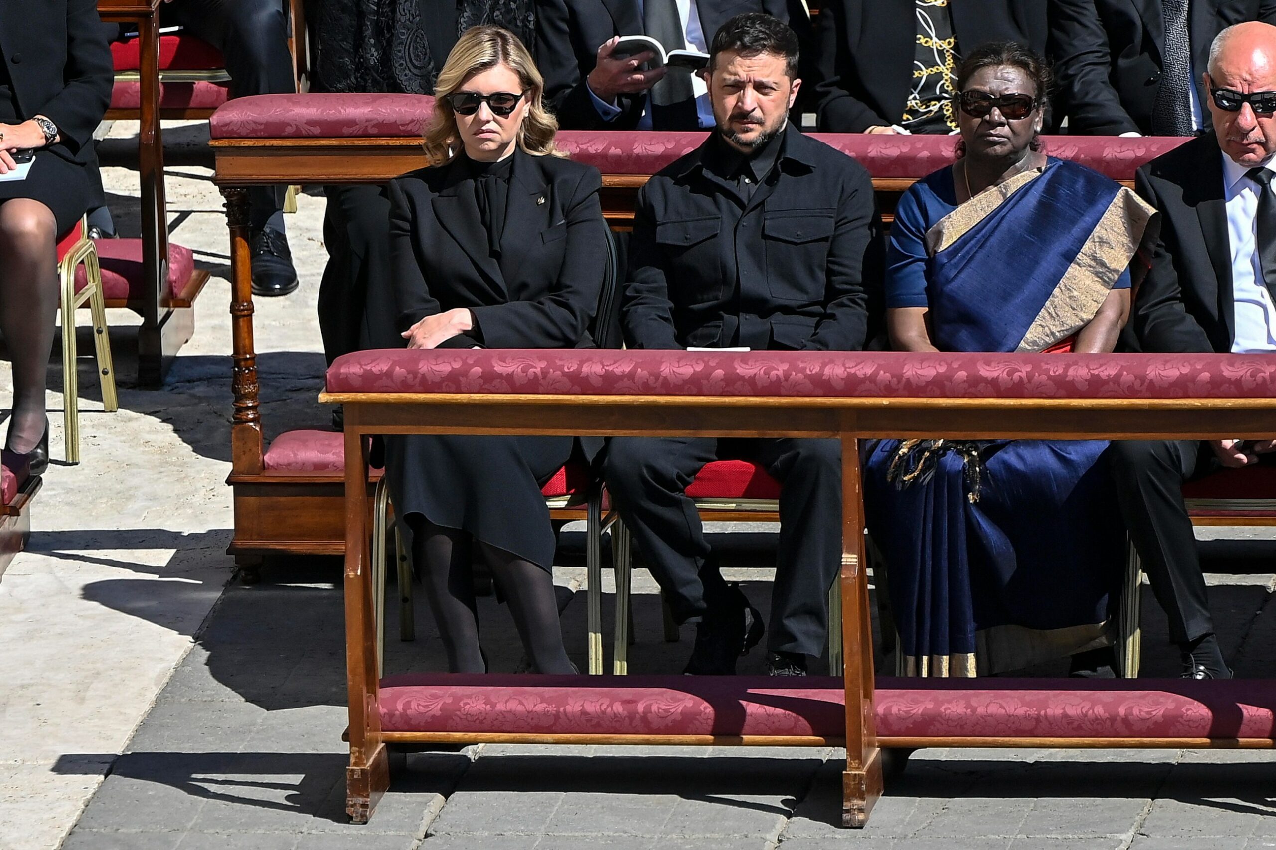 Złamany protokół na pogrzebie Franciszka. Watykan zabrał głos Złamany protokół na pogrzebie Franciszka. Watykan zabrał głos