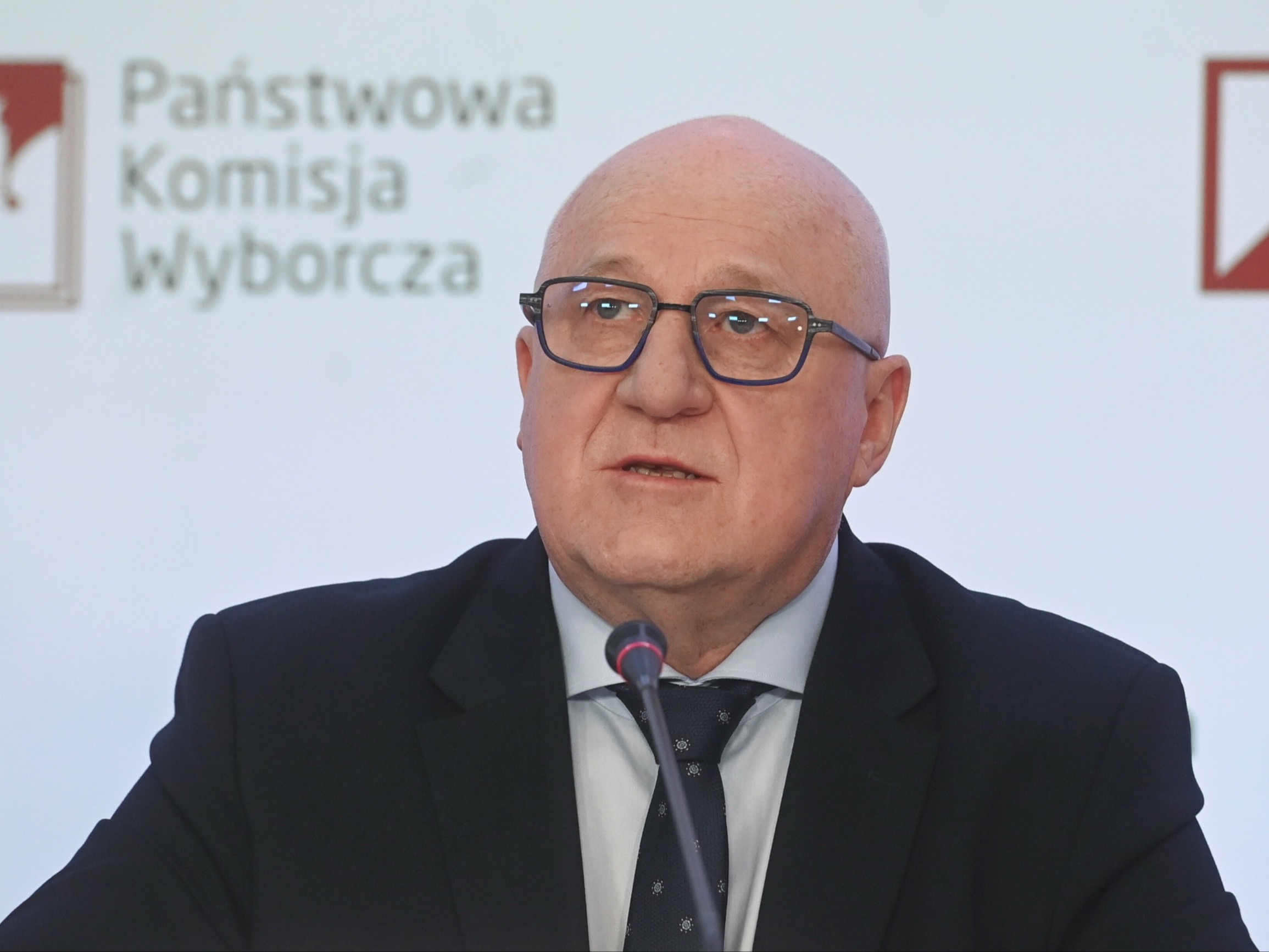 Członek komisji wyborczej miał być pod wpływem alkoholu. „Po prostu uciekł” Członek komisji wyborczej miał być pod wpływem alkoholu. „Po prostu uciekł”