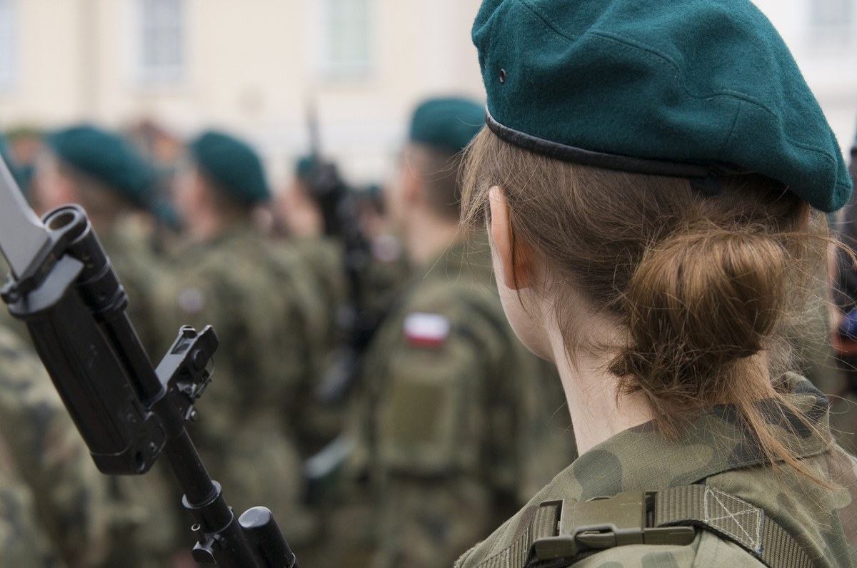 Służba wojskowa dla kobiet? W sondażu Polacy stawiają sprawę jasno Służba wojskowa dla kobiet? W sondażu Polacy stawiają sprawę jasno