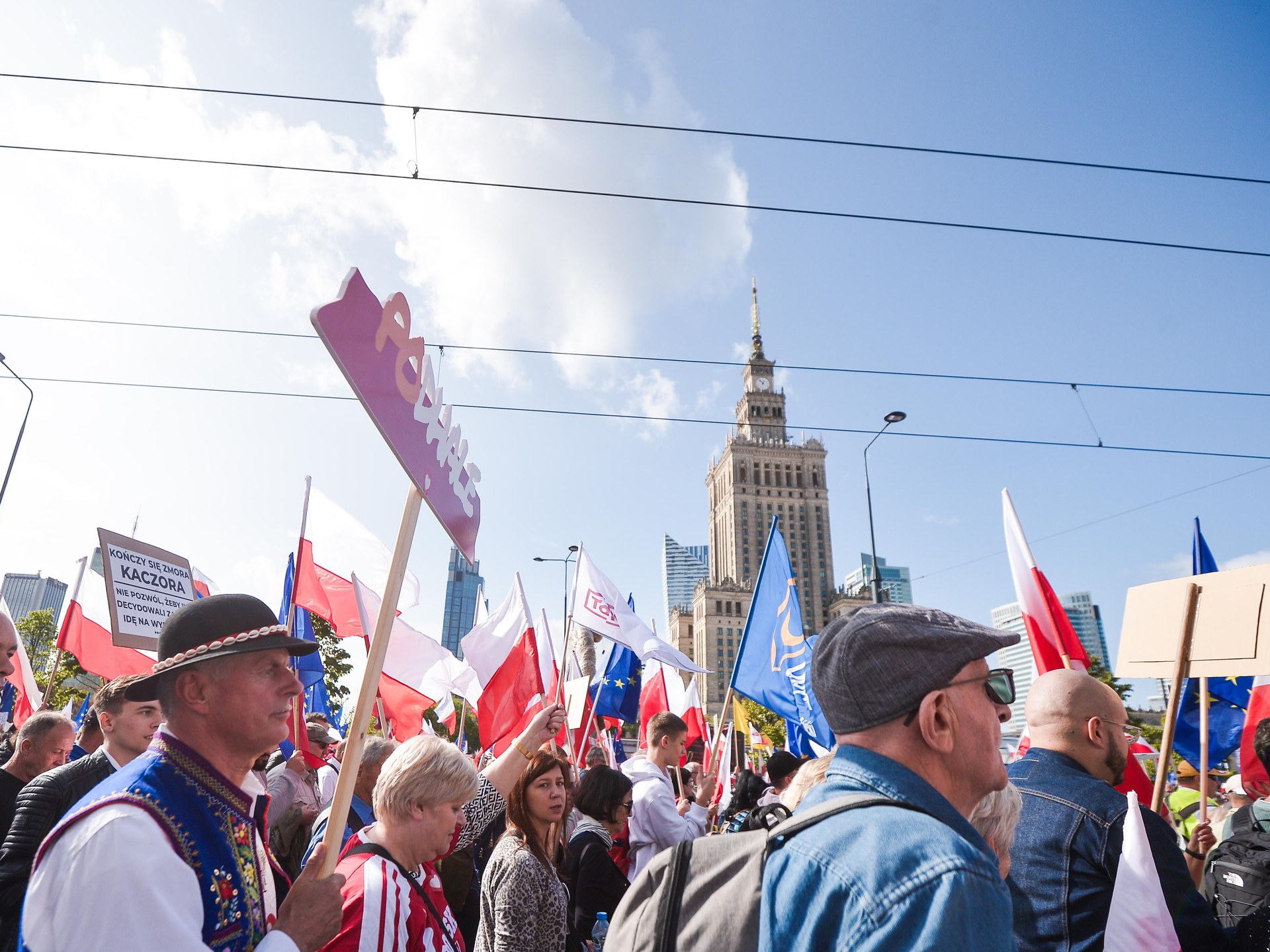 Warszawa szykuje się na dwa marsze. Będą olbrzymie utrudnienia Warszawa szykuje się na dwa marsze. Będą olbrzymie utrudnienia