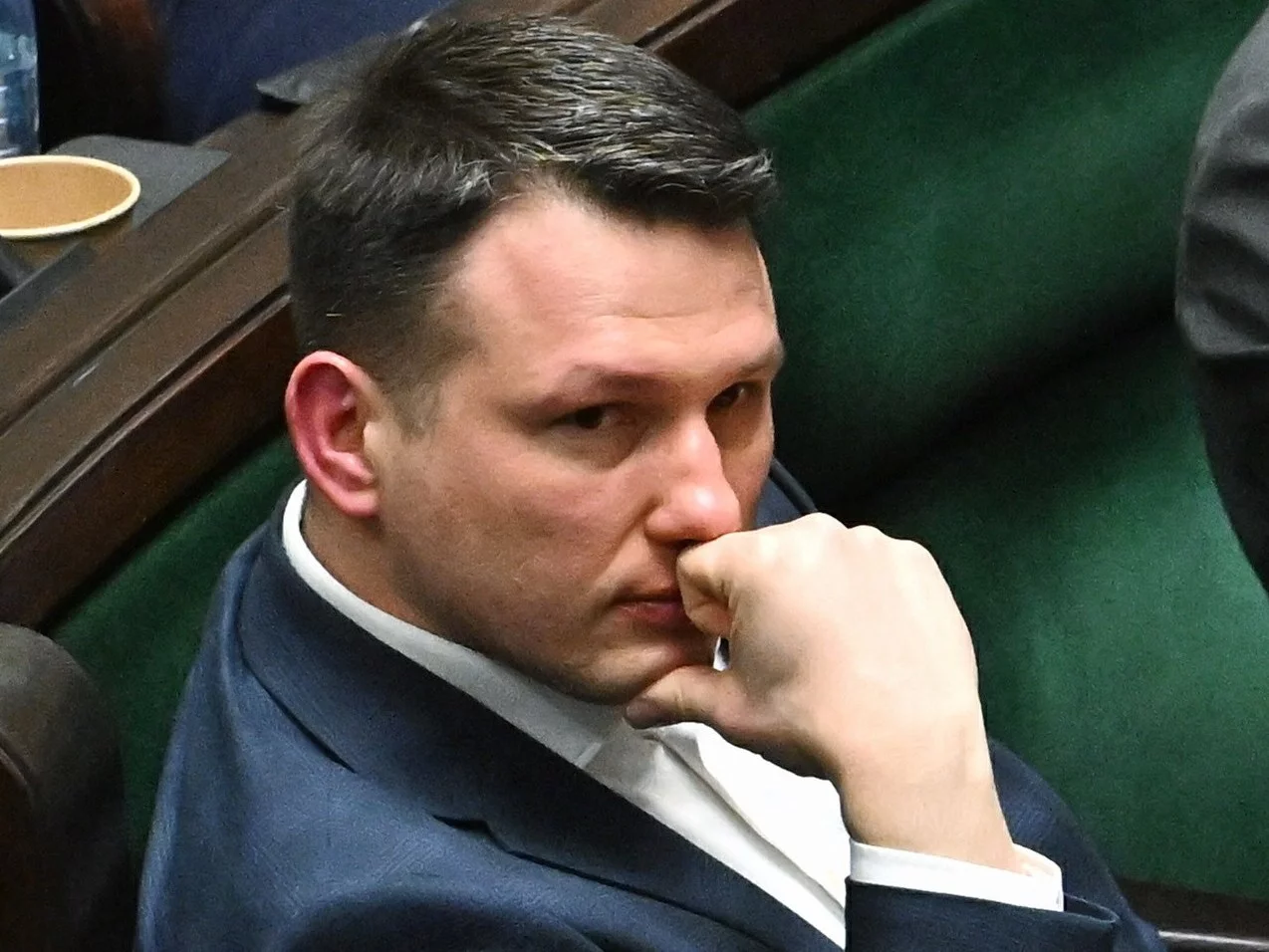 Wyciekła mroczna przeszłość Mentzena. Handlował bronią? Wyciekła mroczna przeszłość Mentzena. Handlował bronią?